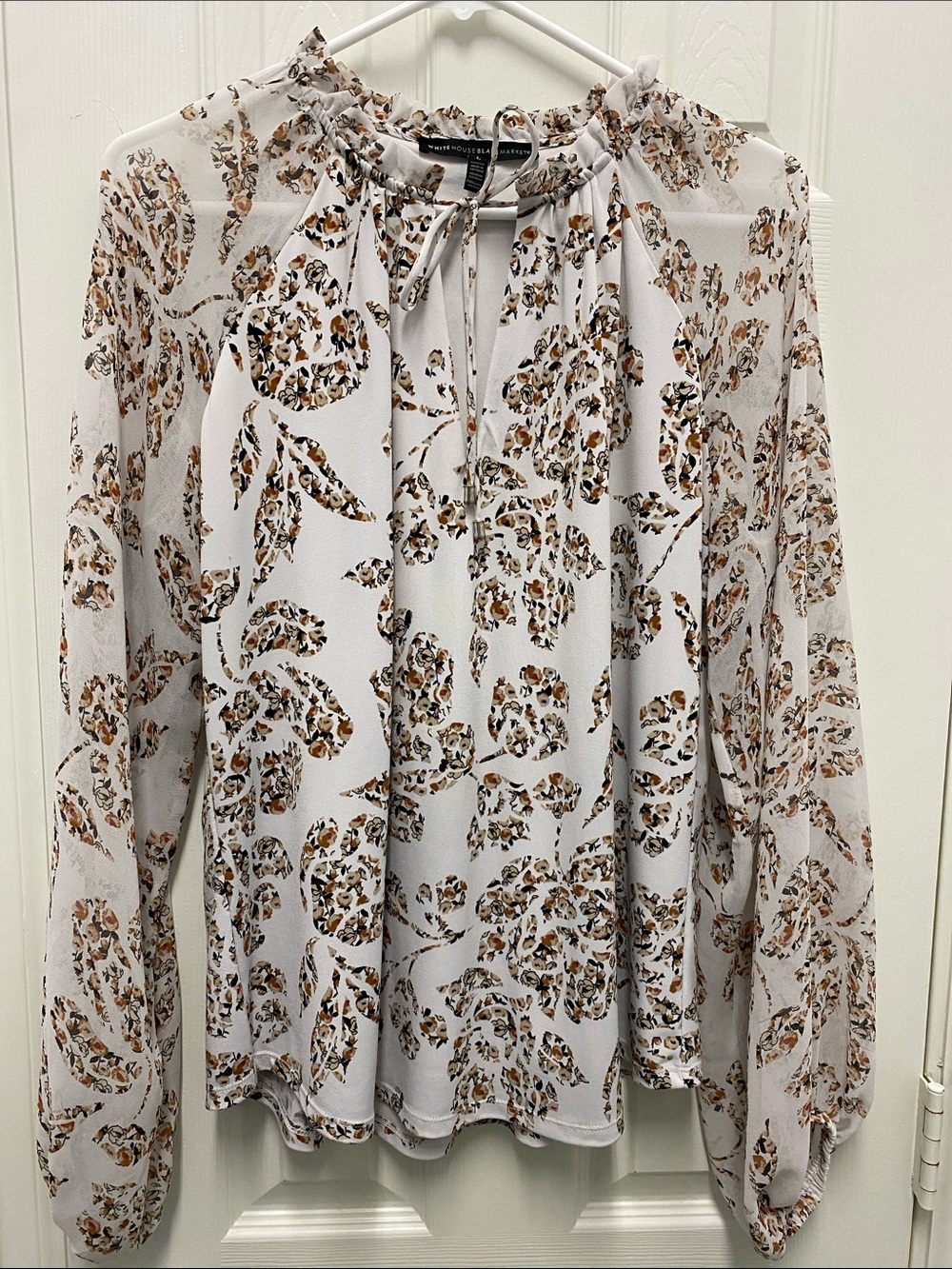White House Black Market Cream Paisley Print Long Sleeve Blouse